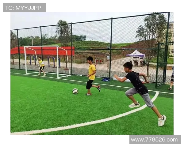 墙上贴足球明星标志打造个性空间让家居充满运动气息与热情活力